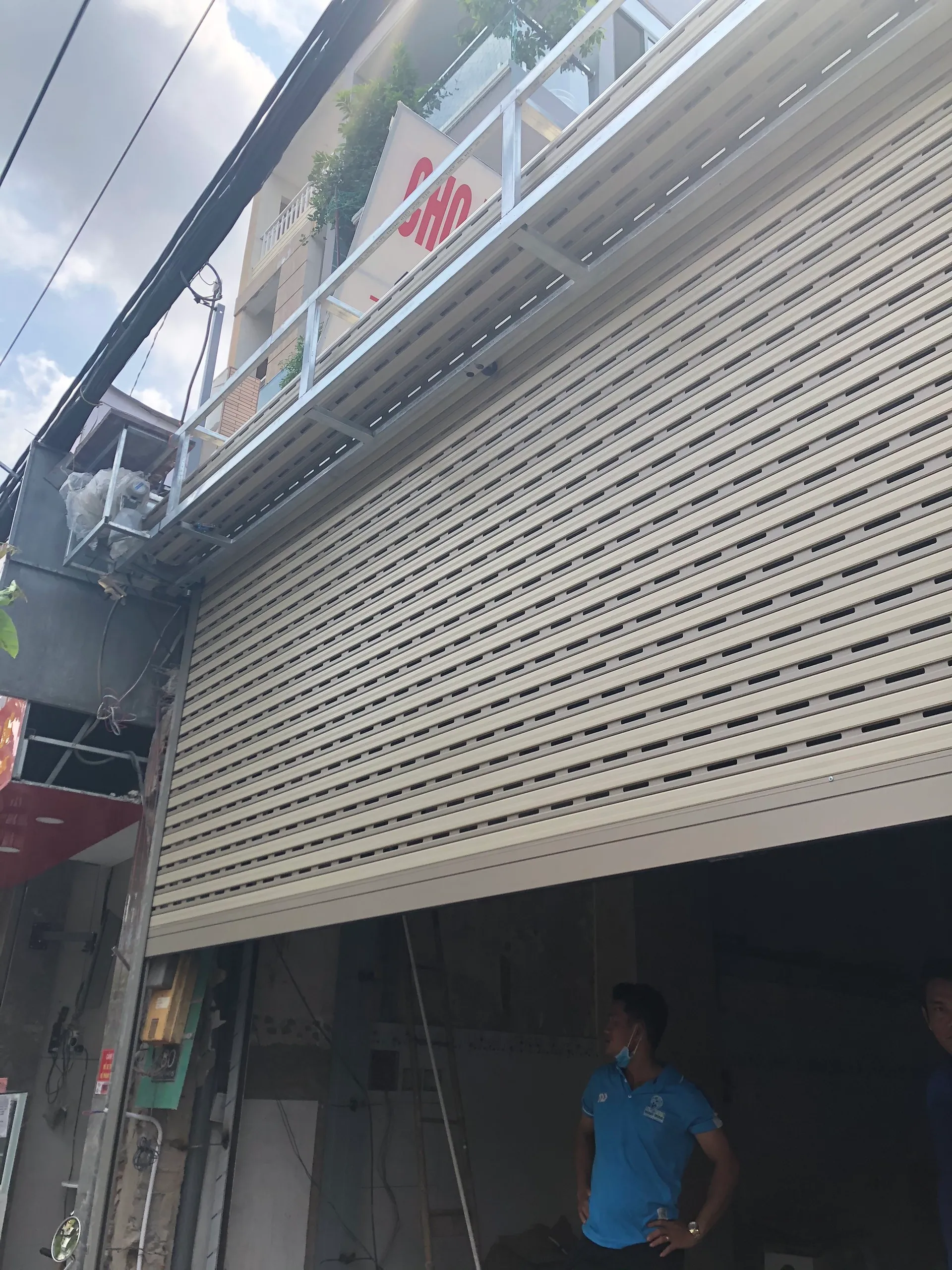 Thi công cửa cuốn Austdoor tại công trình